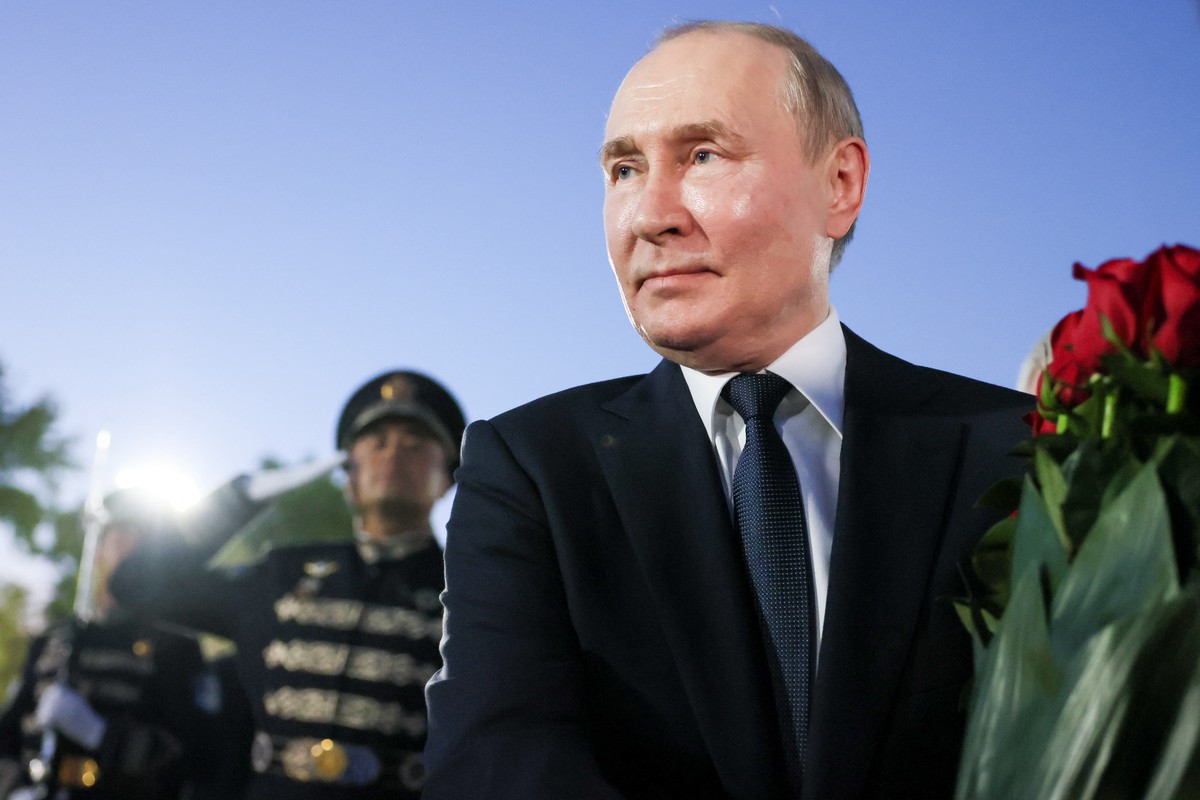 Путин прилетел в Узбекистан