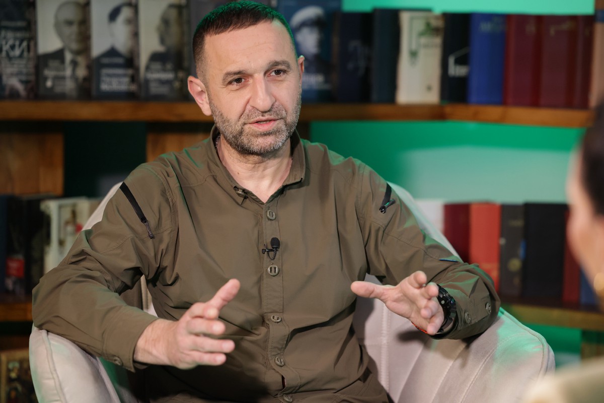 «С каждым работают индивидуально»: актёр Фидаров рассказал о психологической помощи участникам СВО в России