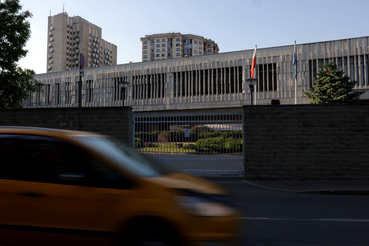 Захарова: Польша получит скорый ответ на закрытие генконсульства