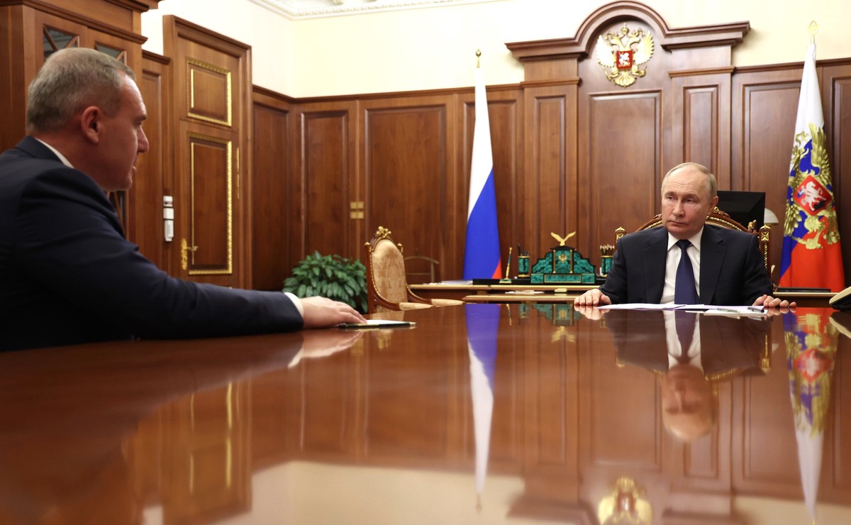 Путин предложил мэру Тюмени Кухаруку возглавить ХМАО