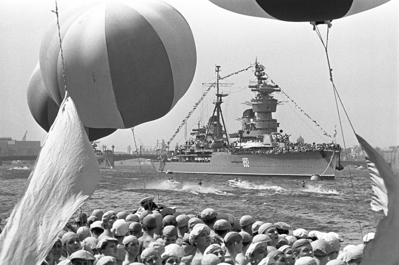 Фото © Максим Блохин / Сергей Смольский / ТАСС / День ВМФ в Ленинграде, 1973 год