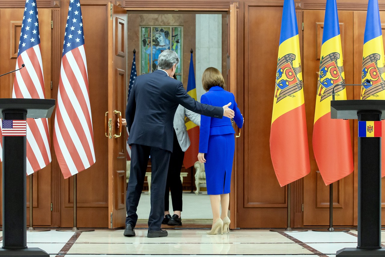 Эти глаза не против: как Госдеп убеждает Молдавию открыть второй фронт