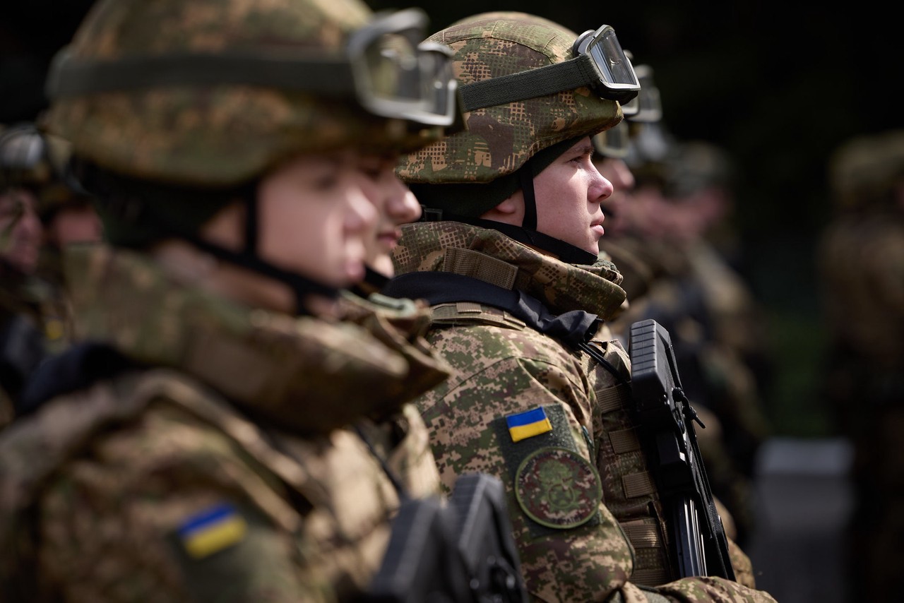 Подполье: Боевики ВСУ расстреливают тех, кто пытается сдаться в плен в Работине