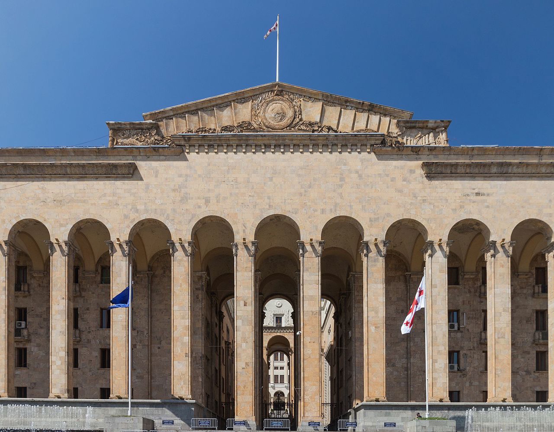 Грузинские депутаты снова подрались из-за закона об иноагентах