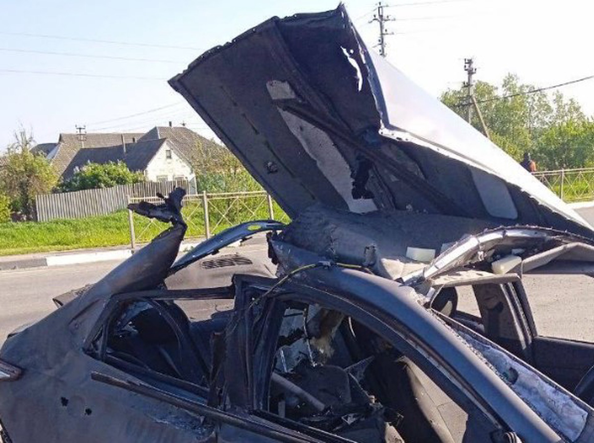 Гладков: Дрон-камикадзе ВСУ взорвал автомобиль с водителем в Белгородской области