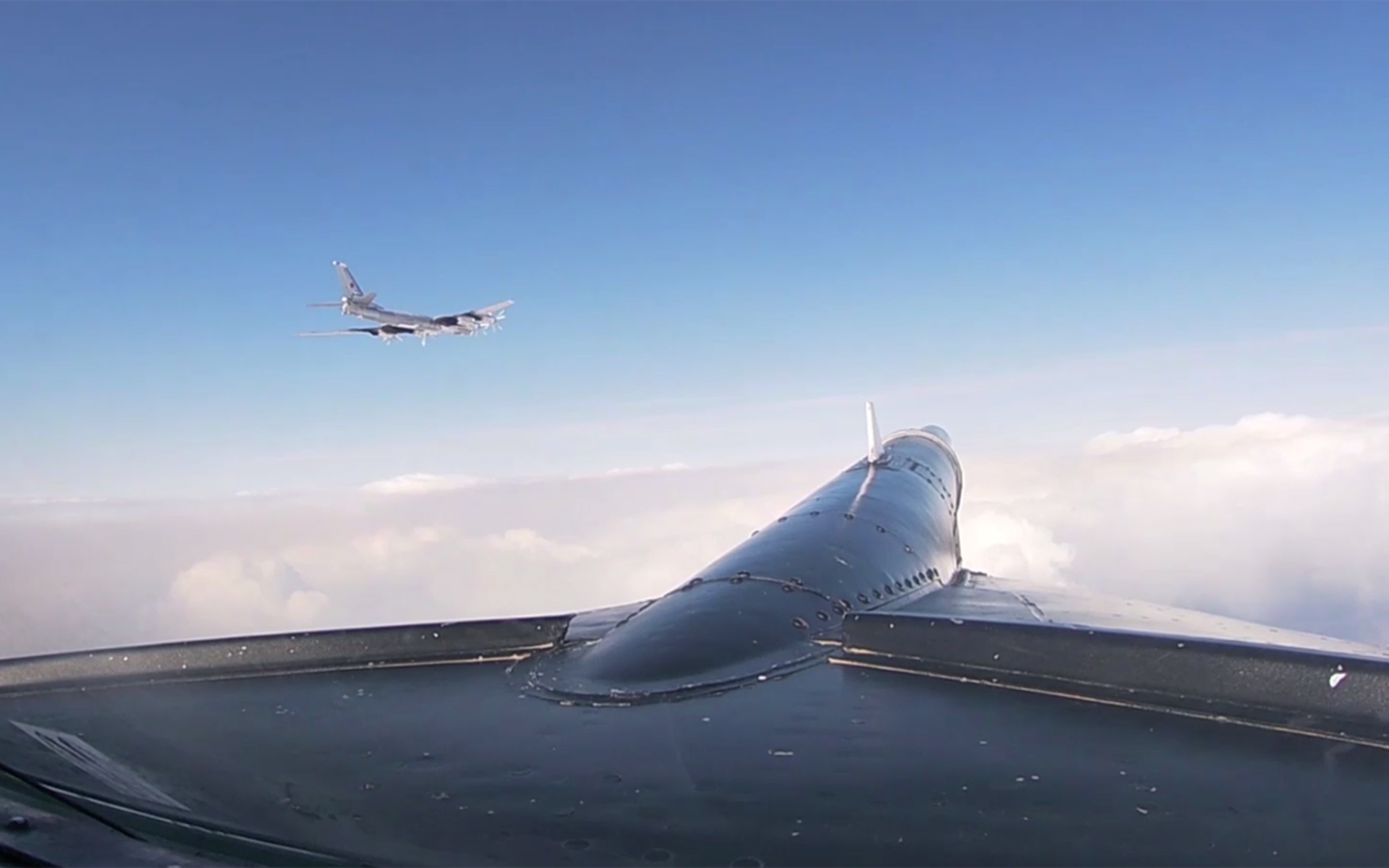 Минобороны: Два Ту-95МС выполнили полёт над нейтральными водами вблизи Аляски