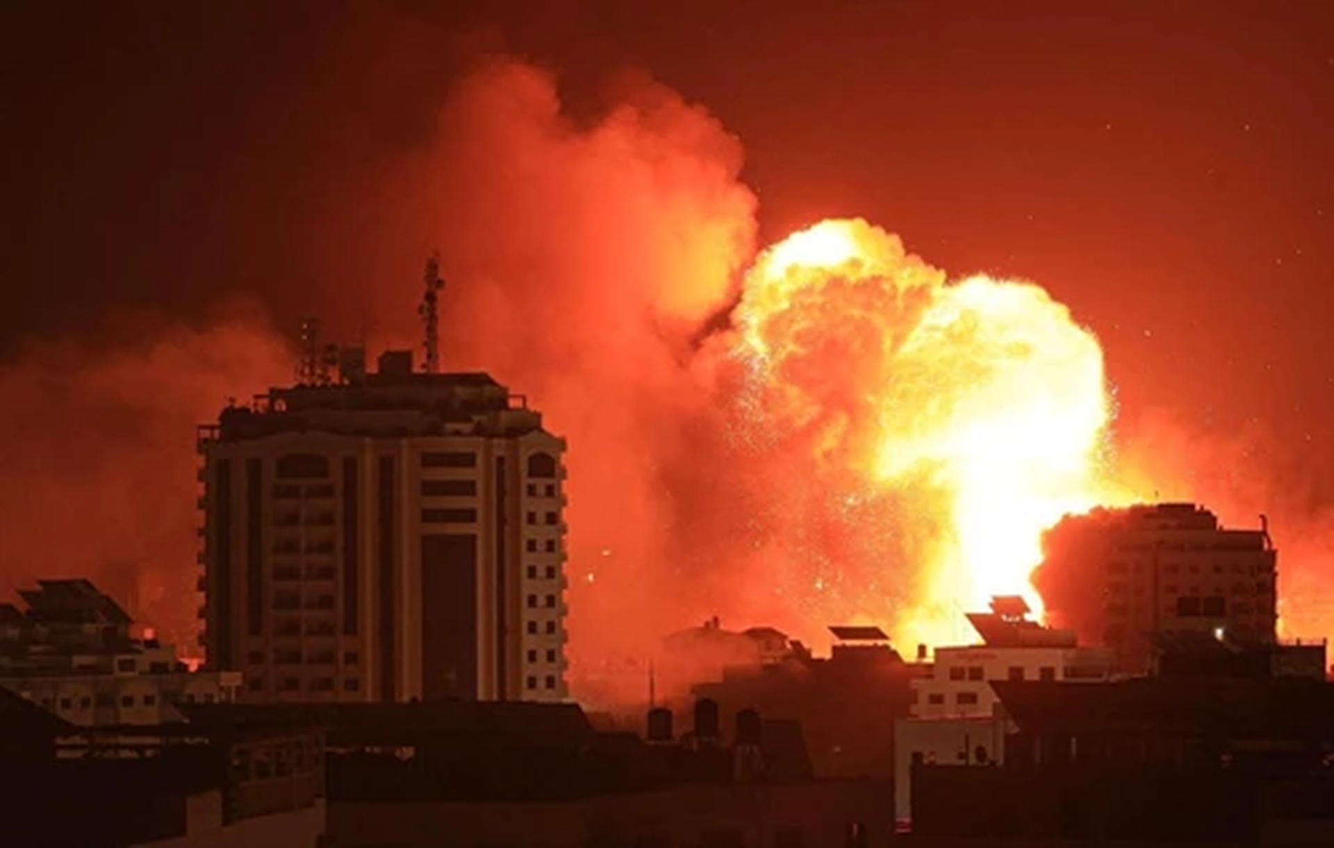 Al Jazeera: Более 30 палестинцев погибли в Рафахе в результате авиаудара ЦАХАЛ