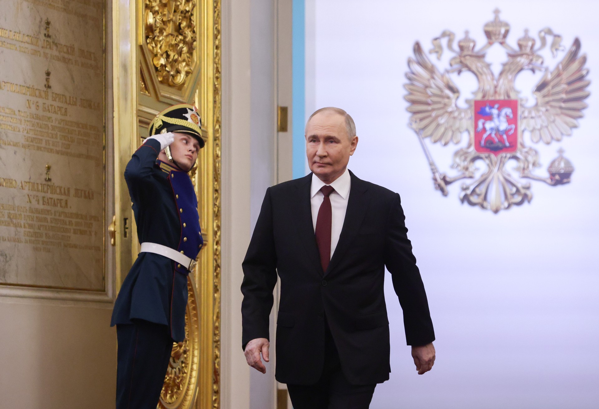 МИД Китая поздравил Путина со вступлением в должность президента России