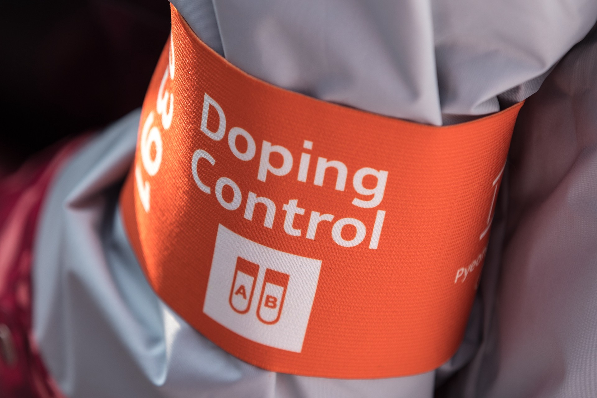 Девять кругов WADA: почему допинг-пробы российских спортсменов всё ещё тестируют за рубежом