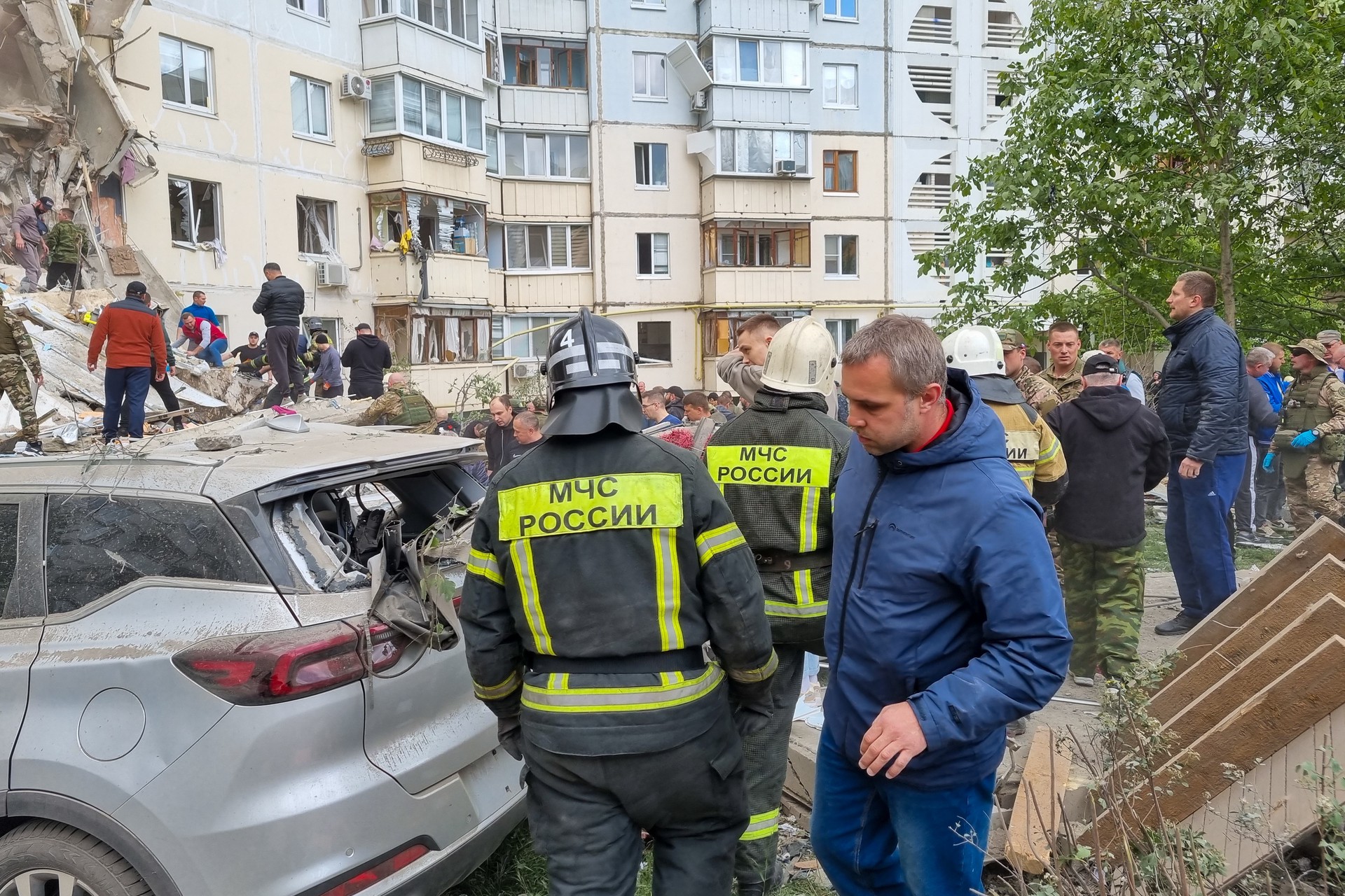МЧС: Из-под завалов дома в Белгороде достали тела шестерых человек