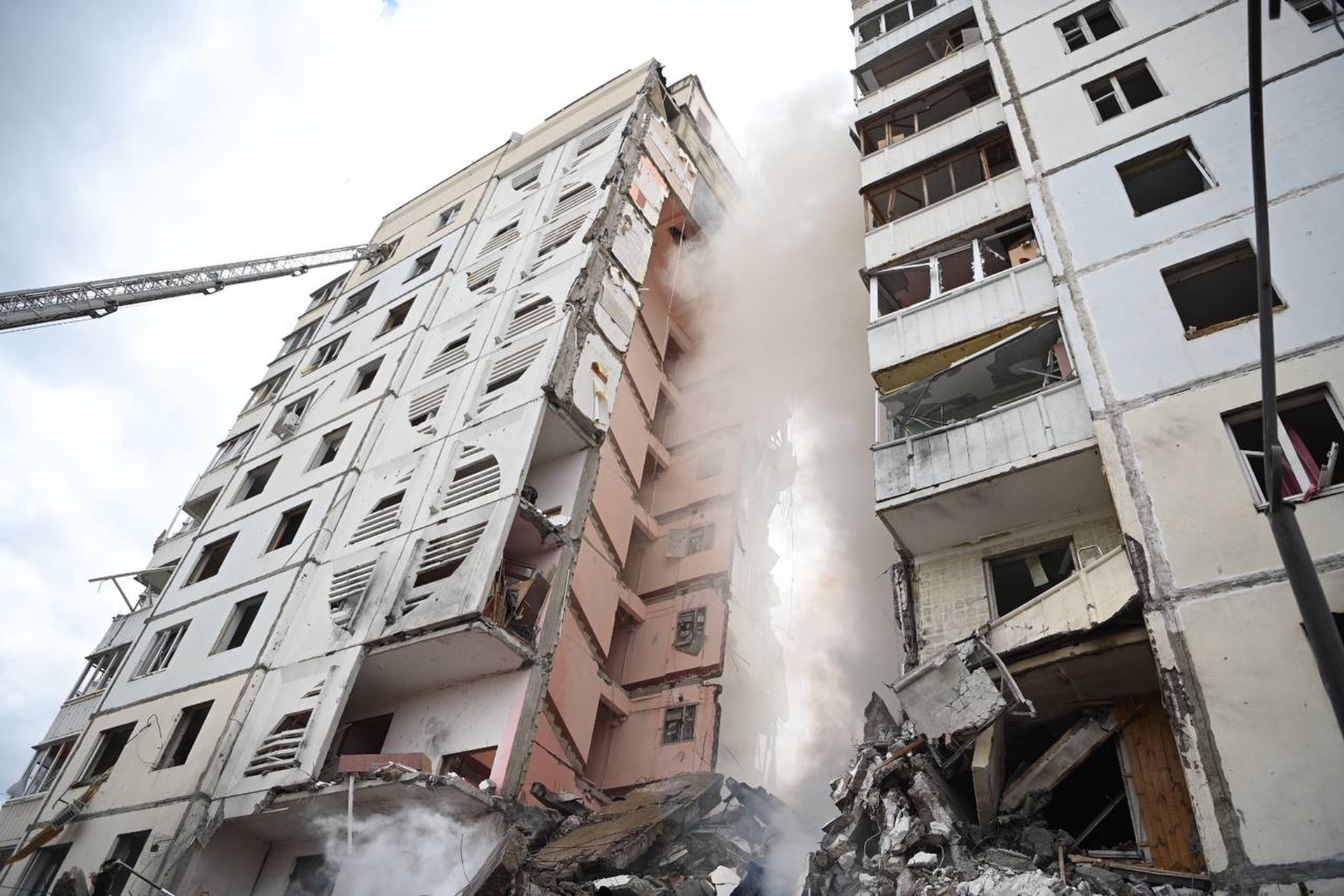 Посол Армении увидел разрушенный ударом ВСУ дом в Белгороде 