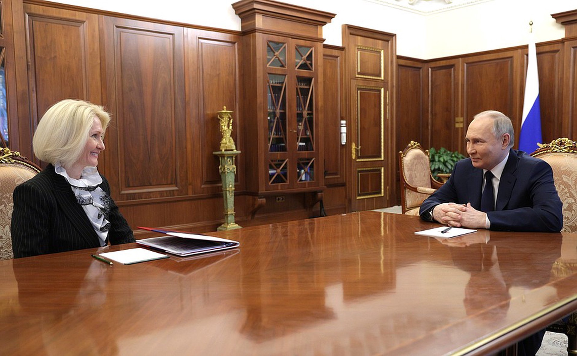 Путин провёл встречу с покинувшими правительство Абрамченко, Шульгиновым и Матыциным