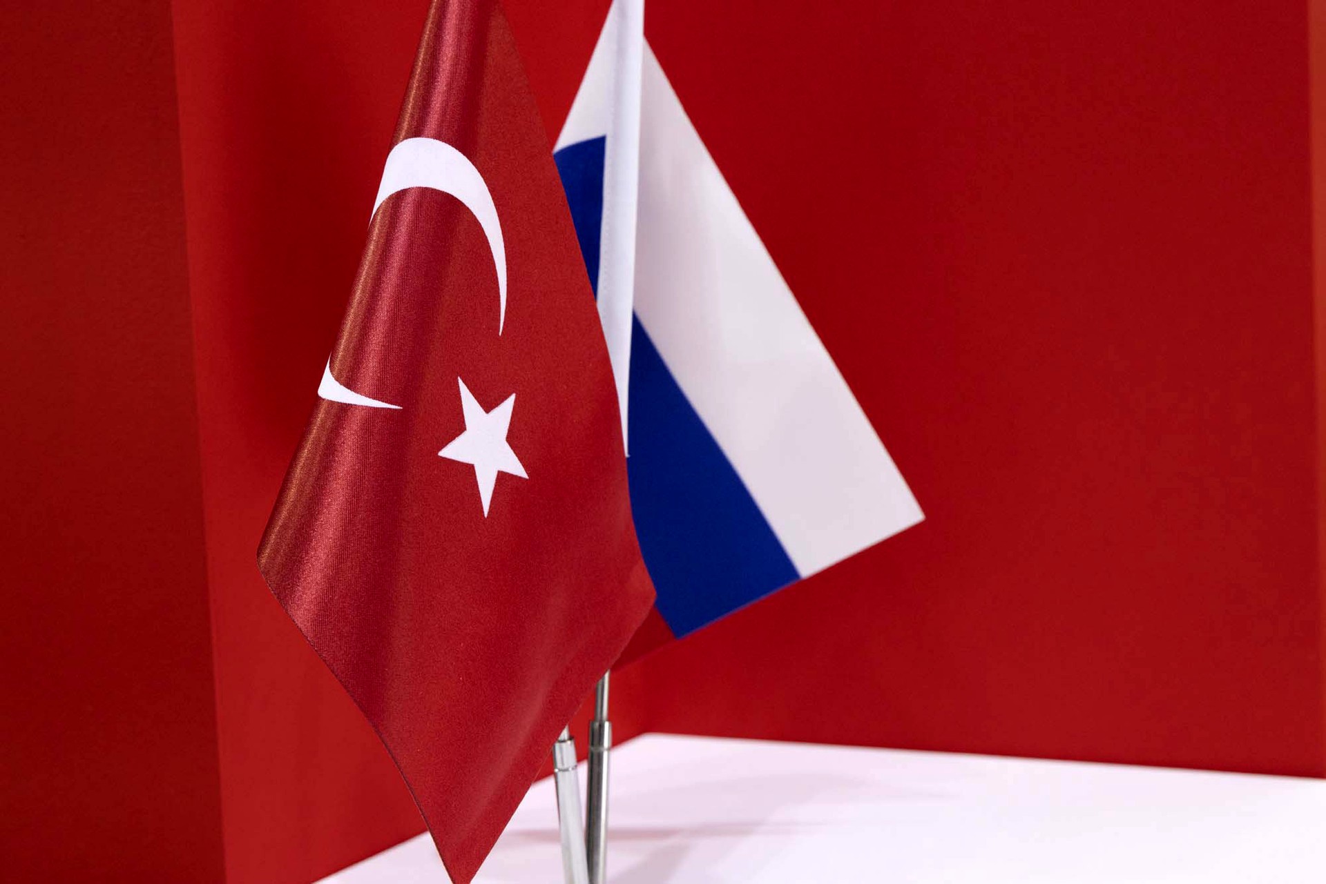 Турецкий политик Перинчек назвал ошибкой участие Анкары в конференции по Украине