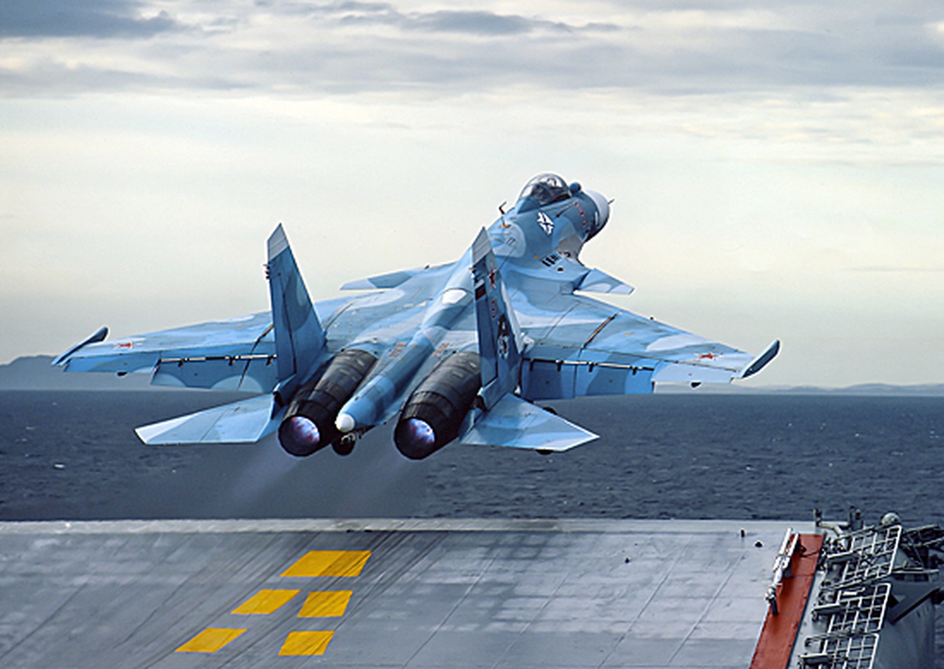Минобороны: Морская авиация уничтожила ещё один дрон ВСУ, направлявшийся в сторону Крыма
