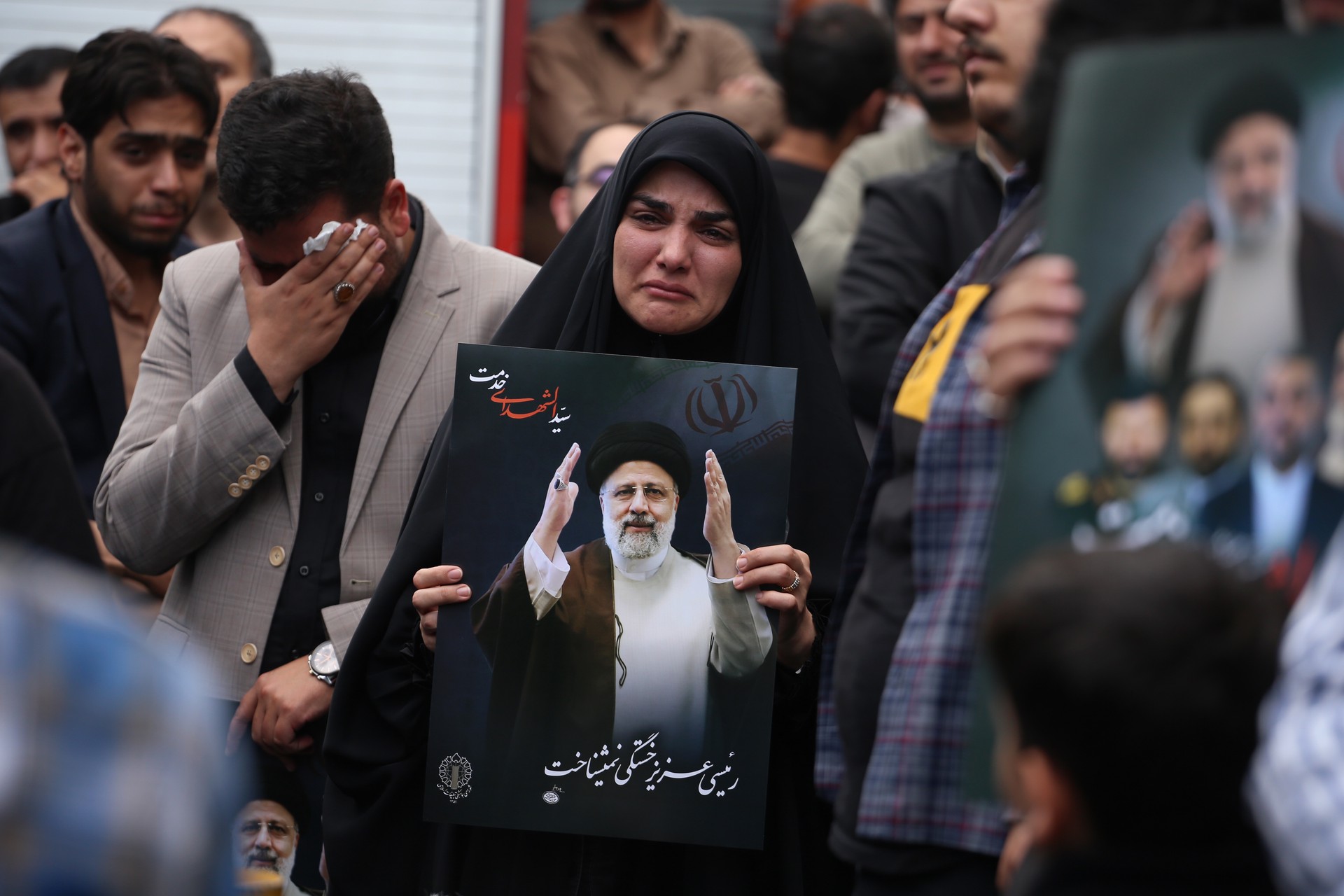 В Тебризе проходит церемония прощания с погибшими президентом Ирана и главой МИД