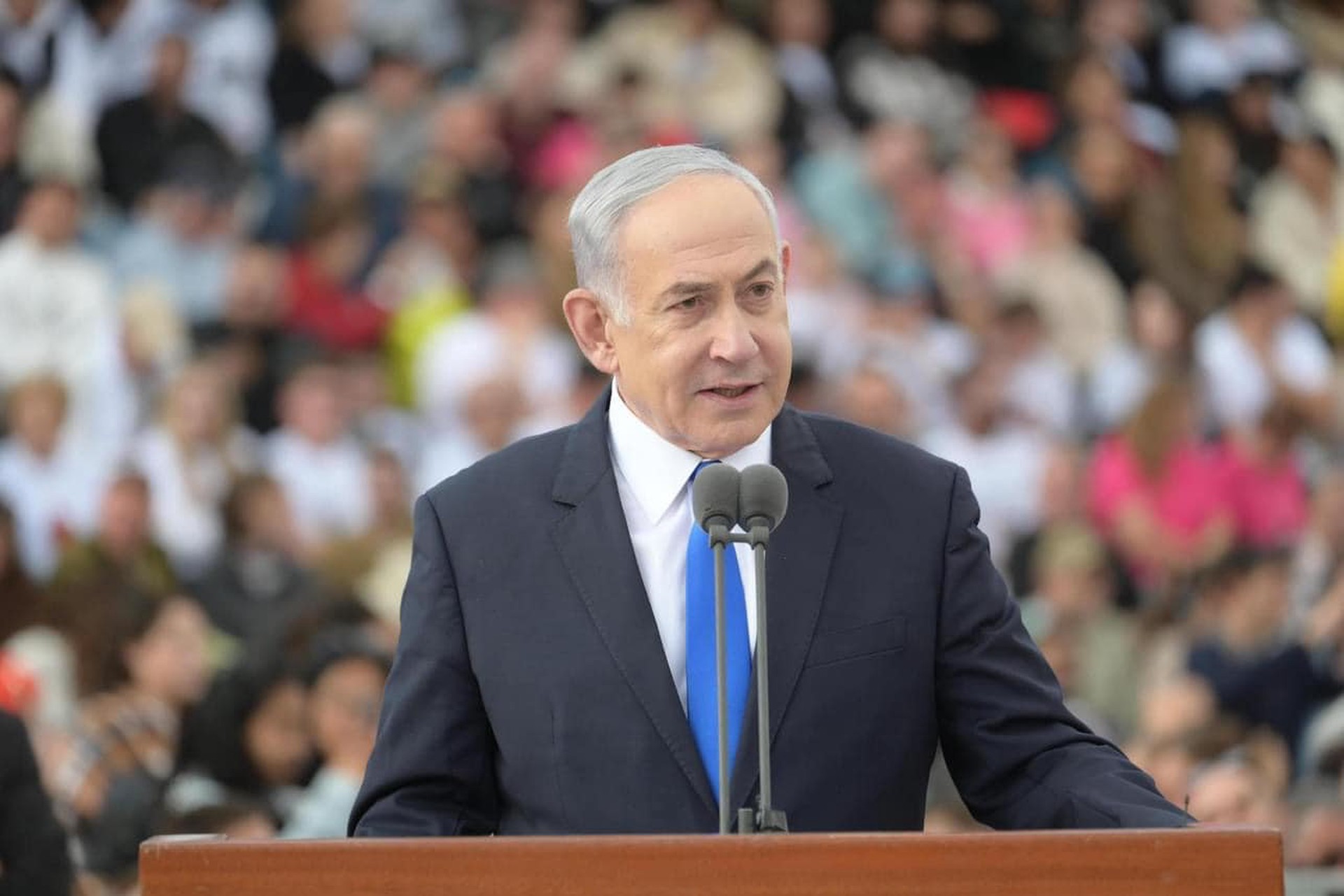 Нетаньяху распустил кабинет министров военных действий