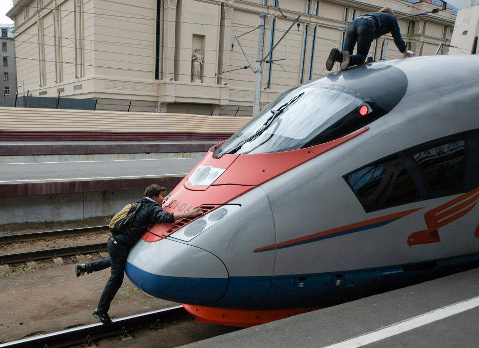 Психолог рассказала, из-за чего подростки занимаются зацепингом