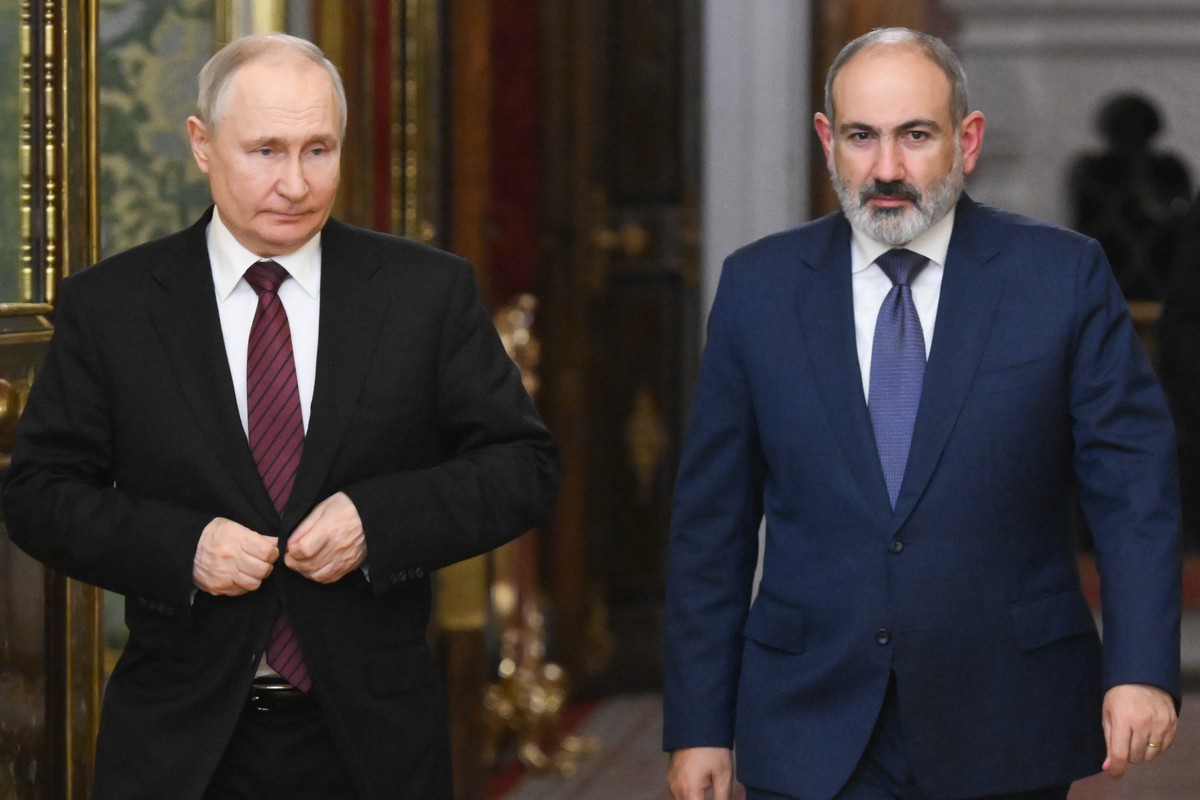 Путин провёл телефонный разговор с Пашиняном
