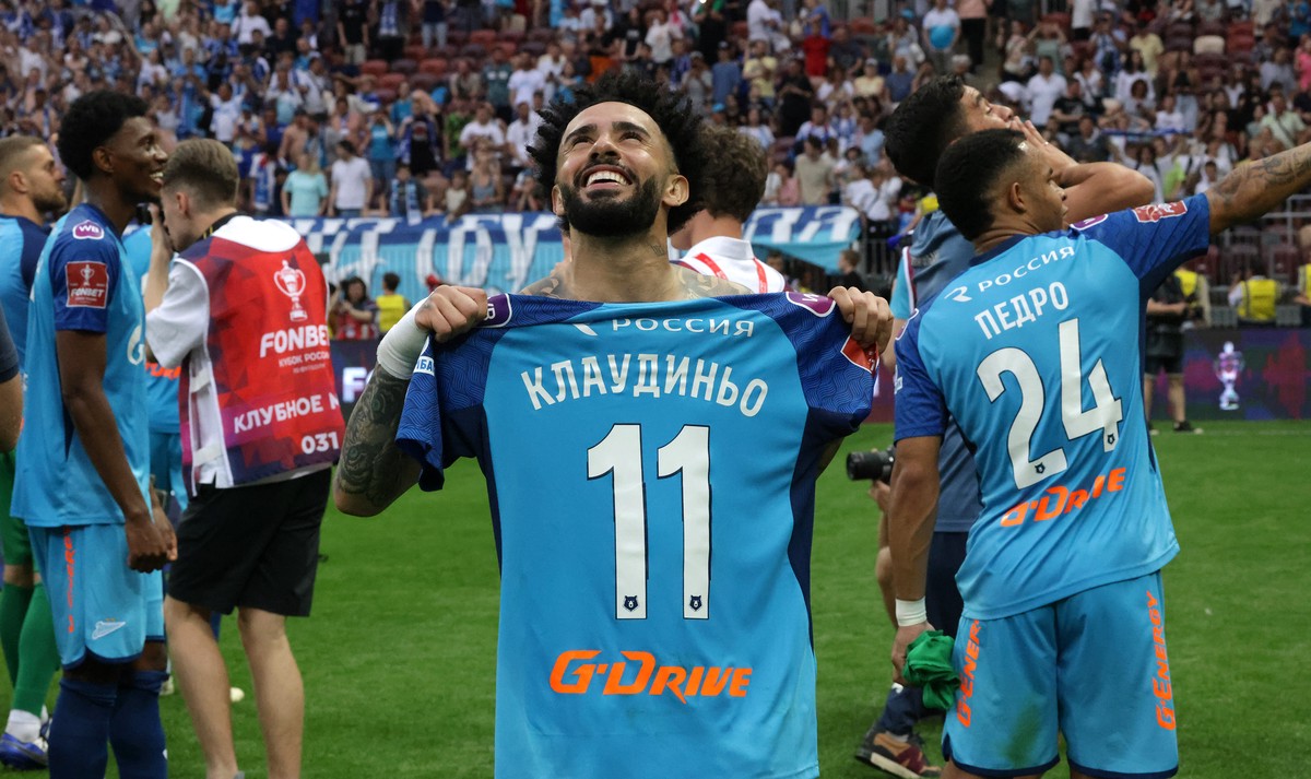 Экс-форвард ЦСКА объяснил спад Клаудиньо в последние годы игры за «Зенит»