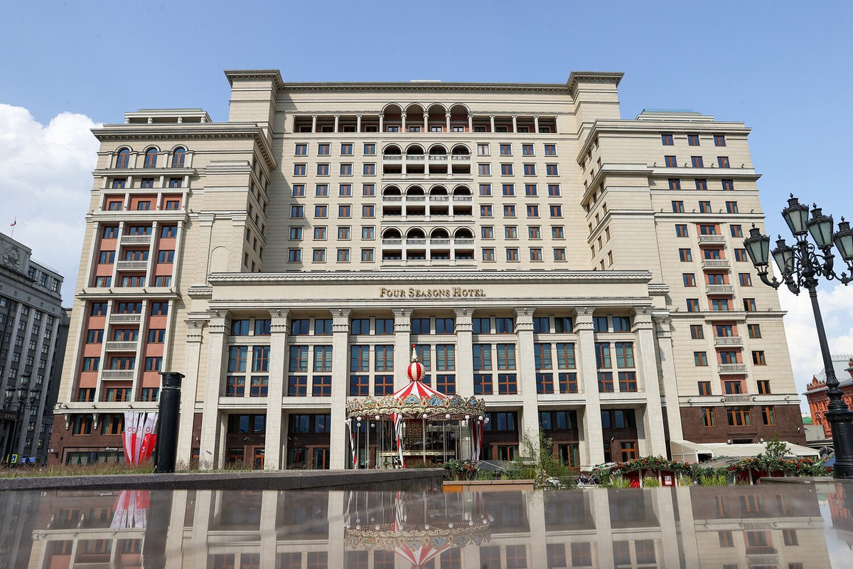 Приставы передадут государству гостиницы Four Seasons и галереи «Модный сезон»