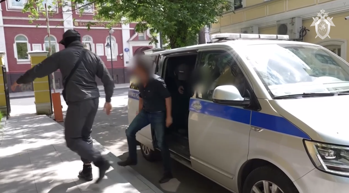 Политолог: задержание французского агента в Москве обострит отношения Москвы и Парижа
