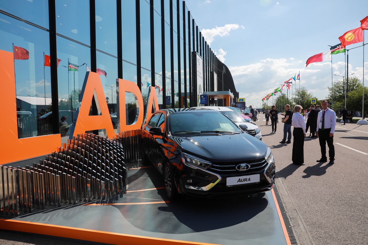 Автоэксперт рассказал, насколько Lada Aura подходит депутатам Госдумы