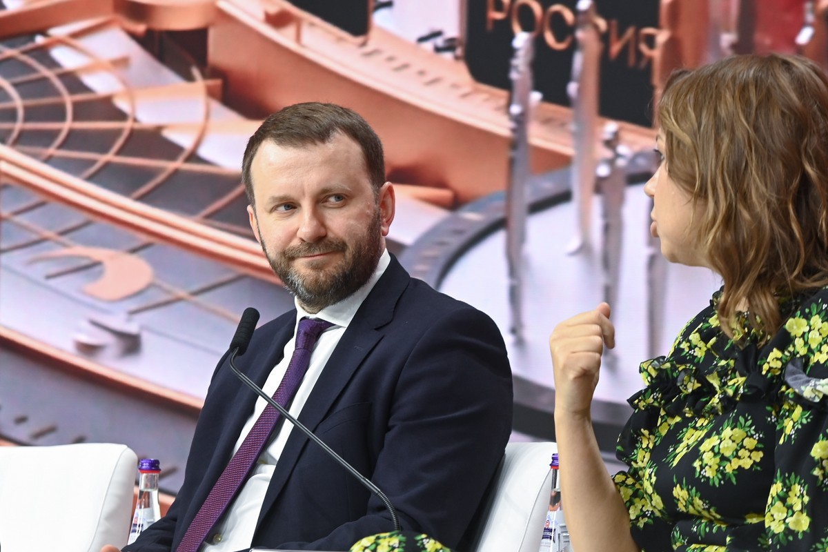 «Оба правы»: Орешкин – о споре Грефа и Новака из-за российской экономики
