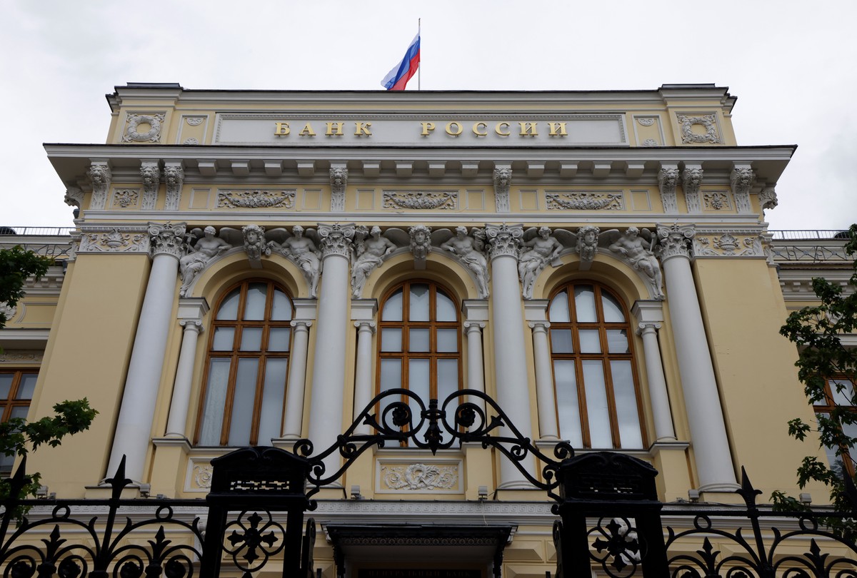 Центробанк заявил, что баланс на валютном рынке в целом остаётся неизменным