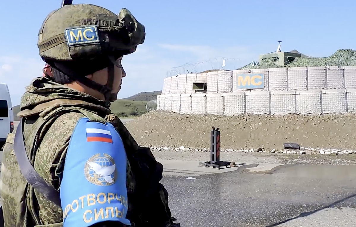 Минобороны Азербайджана: Вывод российских миротворцев из Карабаха завершён