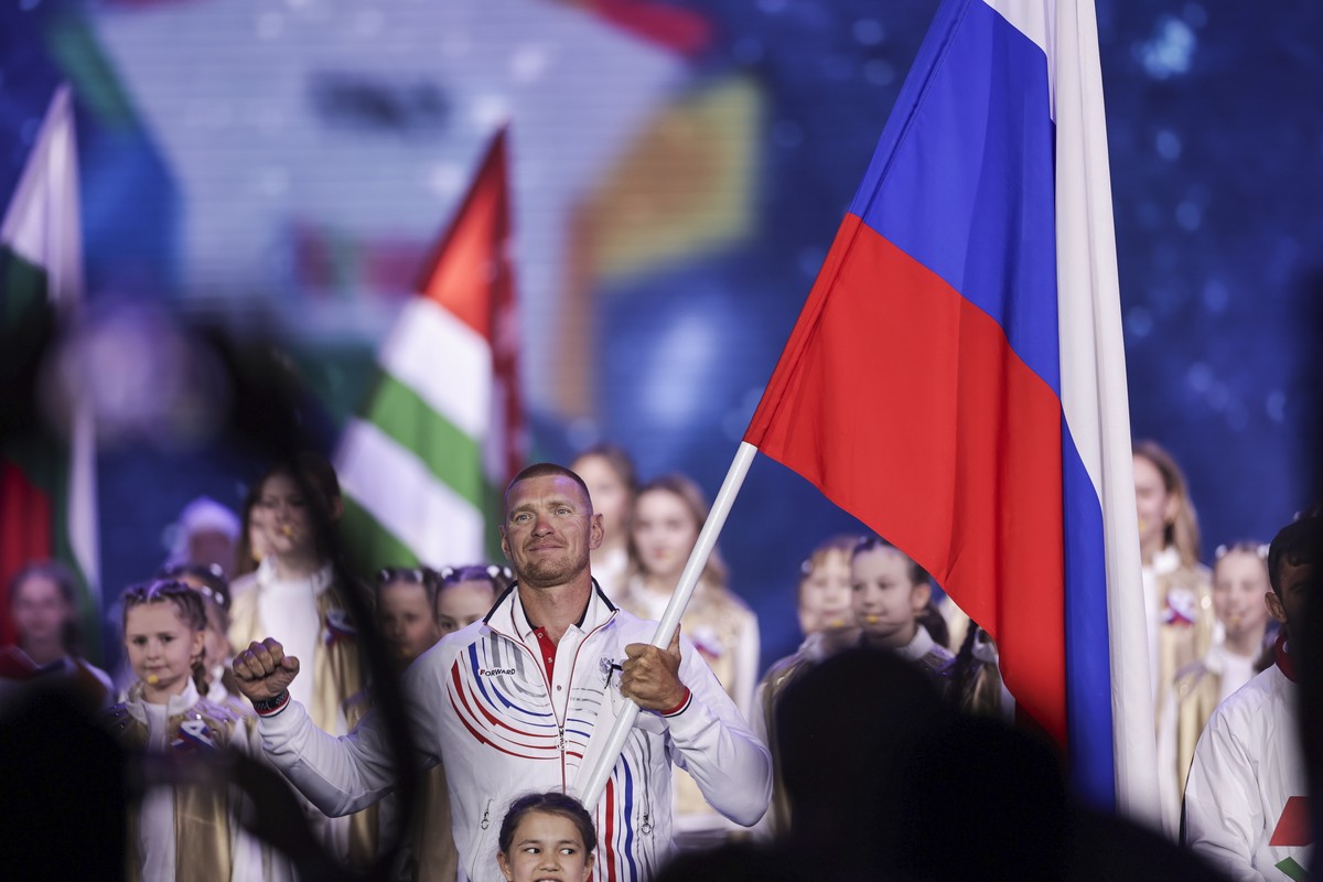 Российским пятиборцам вернули флаг и гимн