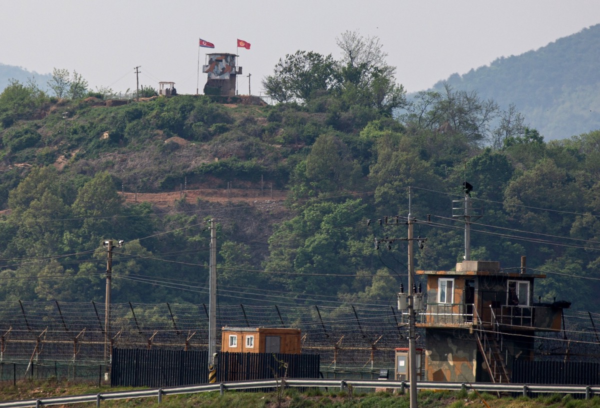 Yonhap: КНДР строит стену на границе с Южной Кореей