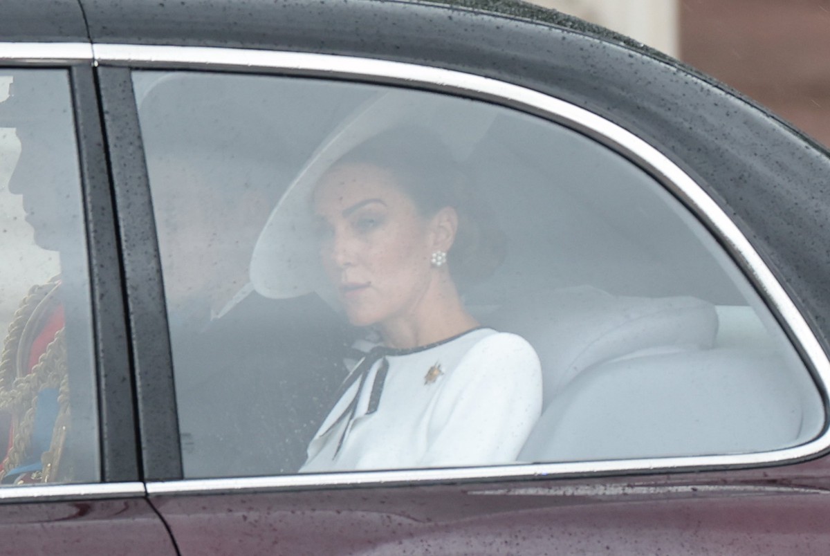 Кейт Миддлтон впервые после обнаружения рака появилась на публике