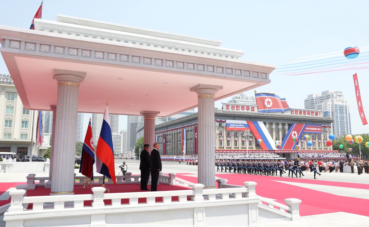 Bild: С визита в Северную Корею Путин начал строить новый мировой порядок