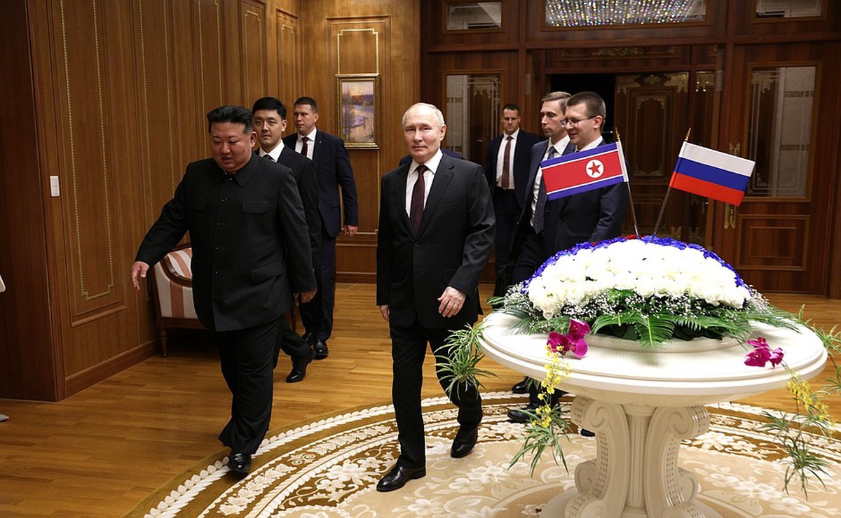 Стало известно, чем Путина кормили в КНДР