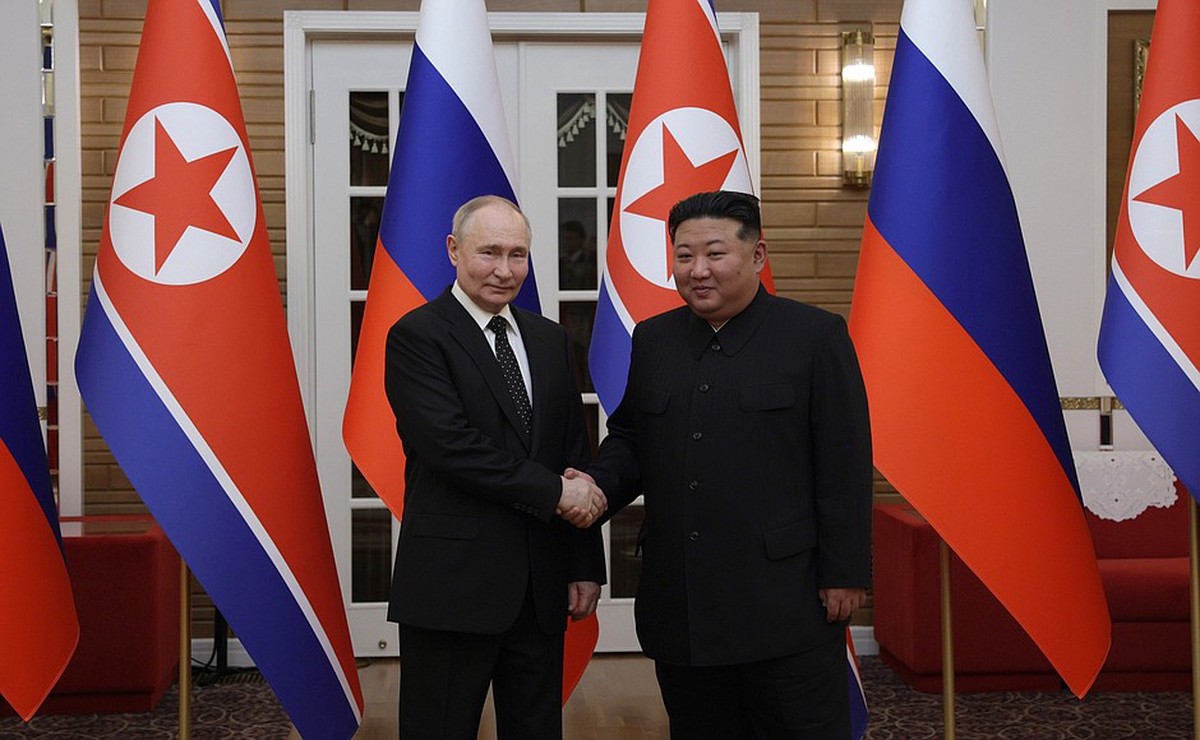 Ким Чен Ын поздравил Владимира Путина с наступающим 2025 годом