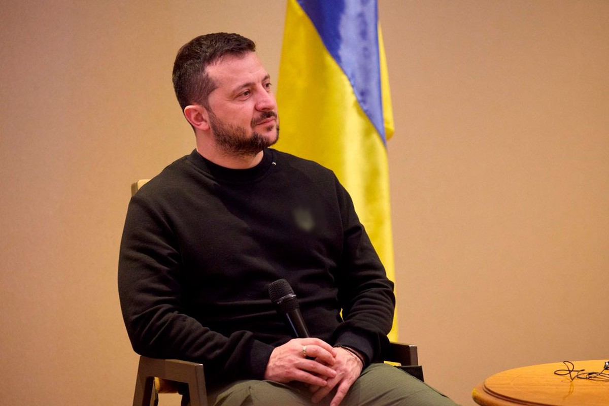 Дубинский: Зеленский изображает перемены в правительстве на фоне краха обороны