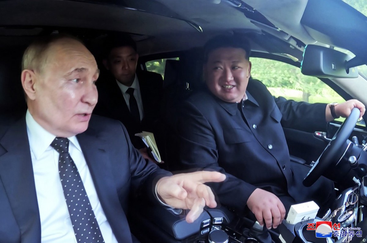Ким Чен Ын назвал Путина самым дорогим другом и поздравил с днем рождения