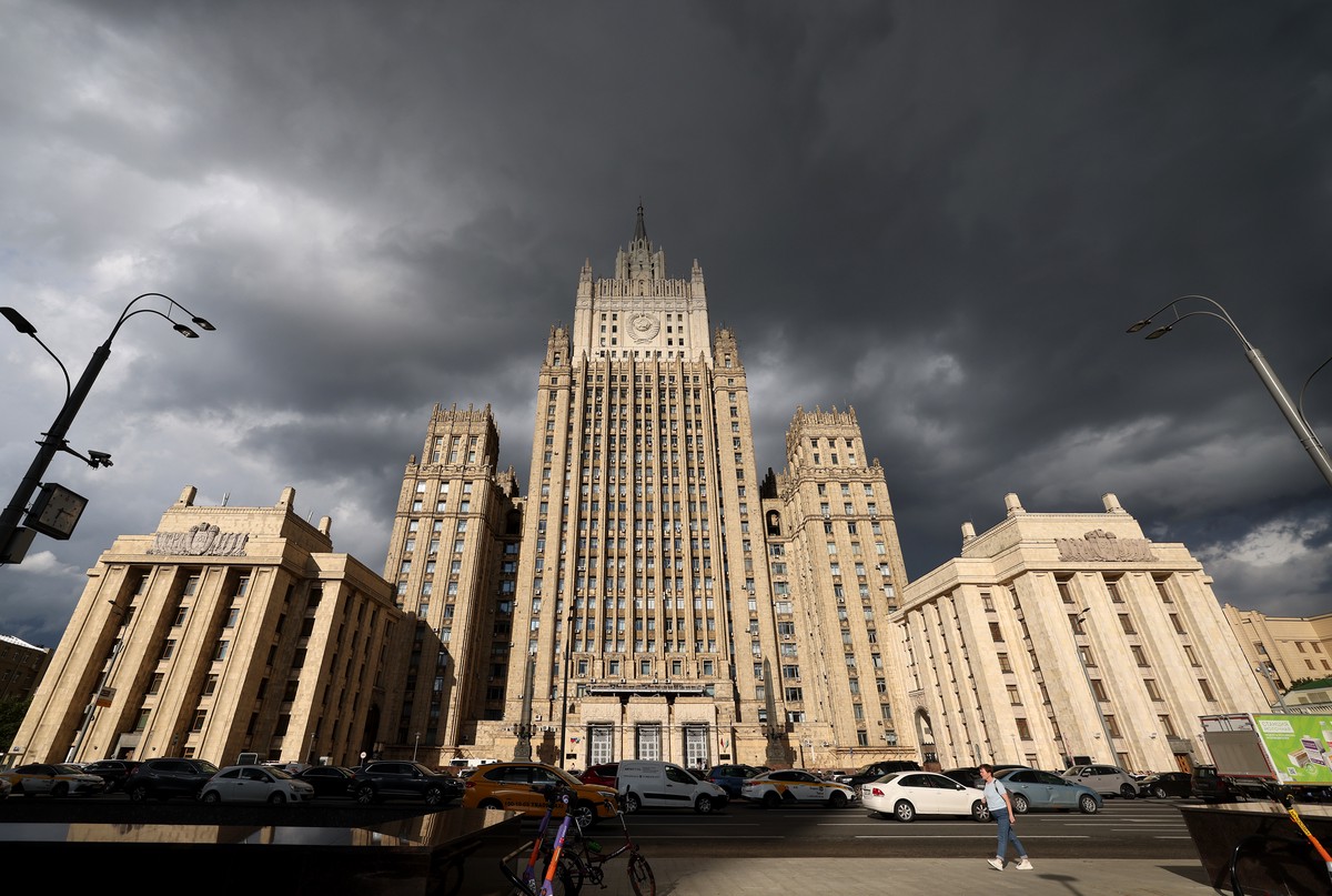 В МИД не сомневаются в планах англосаксов профинансировать покушение на Путина