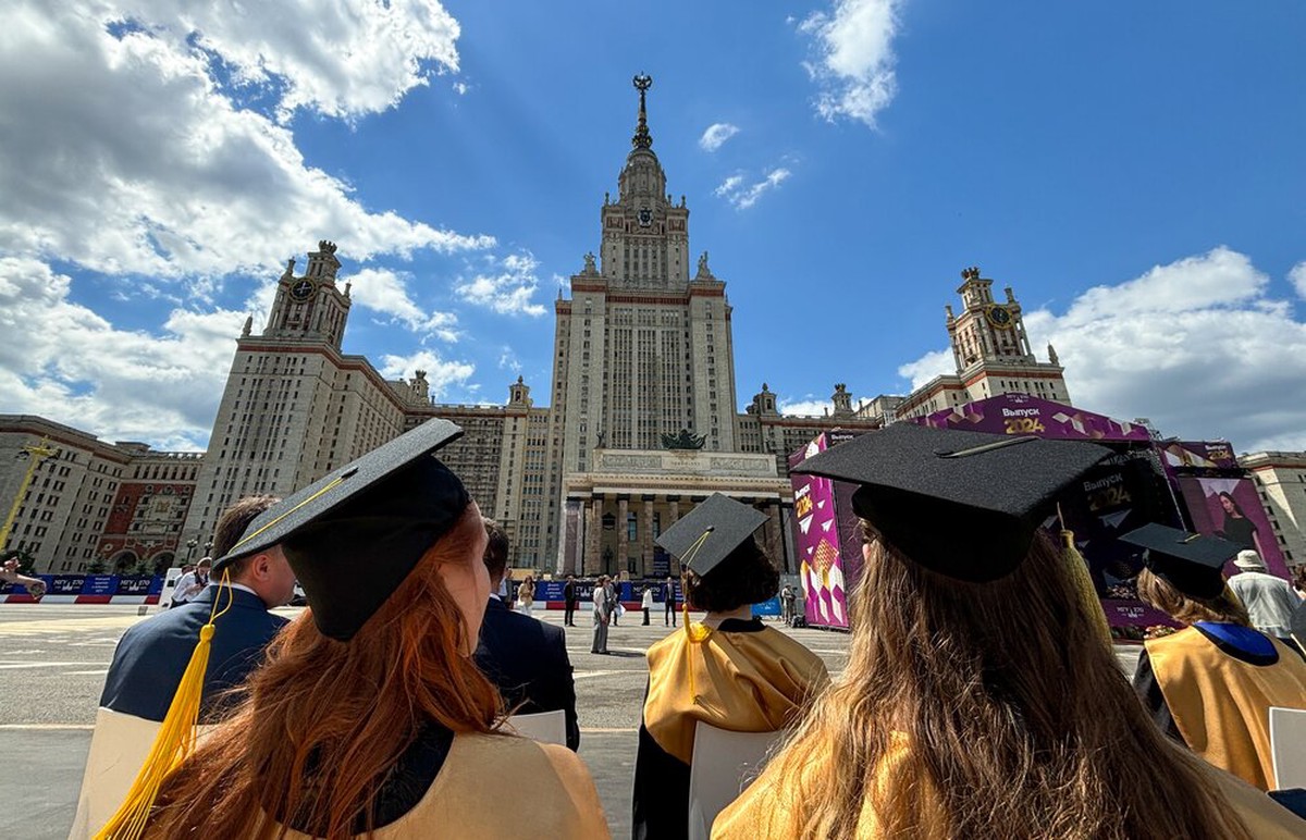 Экономист предостерег от сокращения мест в российских вузах