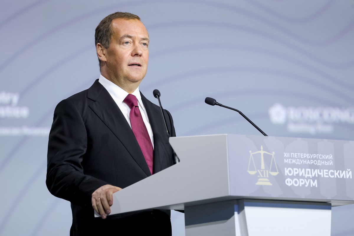 Медведев предупредил, что мирная инициатива России по Украине носит срочный характер