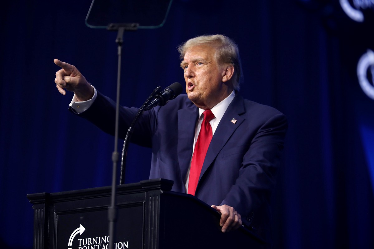 Трамп обвинил Россию в краже чертежей США по созданию гиперзвукового оружия