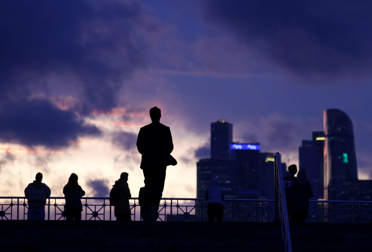 Куда вложить деньги в конце 2025 года: обзор инструментов для сохранения и приумножения капитала