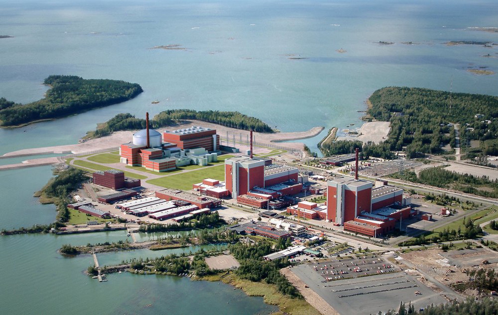 В Финляндии приостановили работу АЭС «Олкилуото-3»