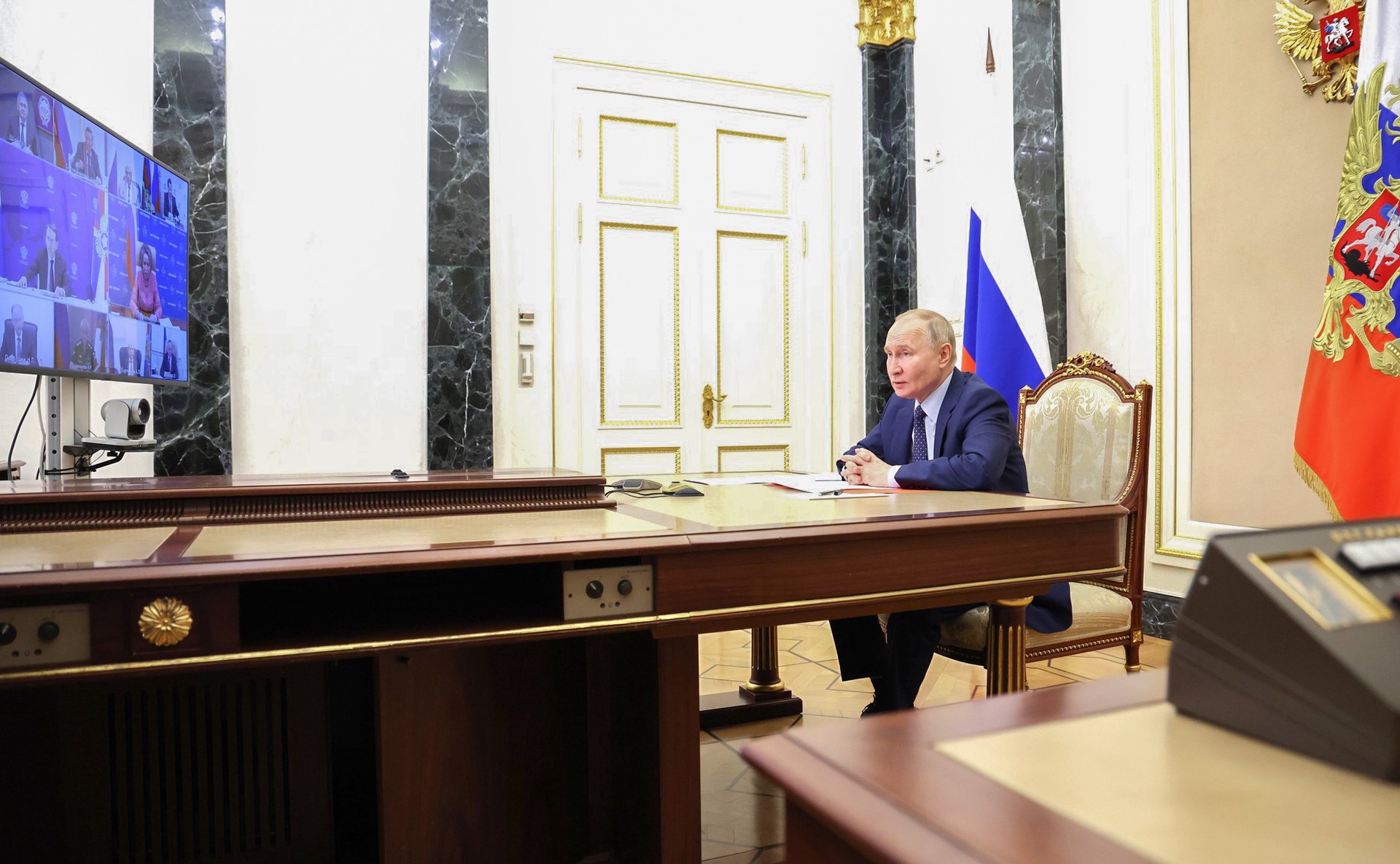 Белоусов надел военную форму на совещание Путина с членами Совбеза