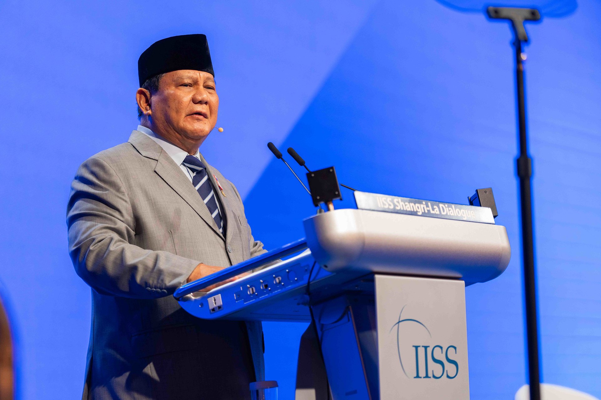 Президент Индонезии заявил, что страна будет убеждать Зеленского пойти на переговоры