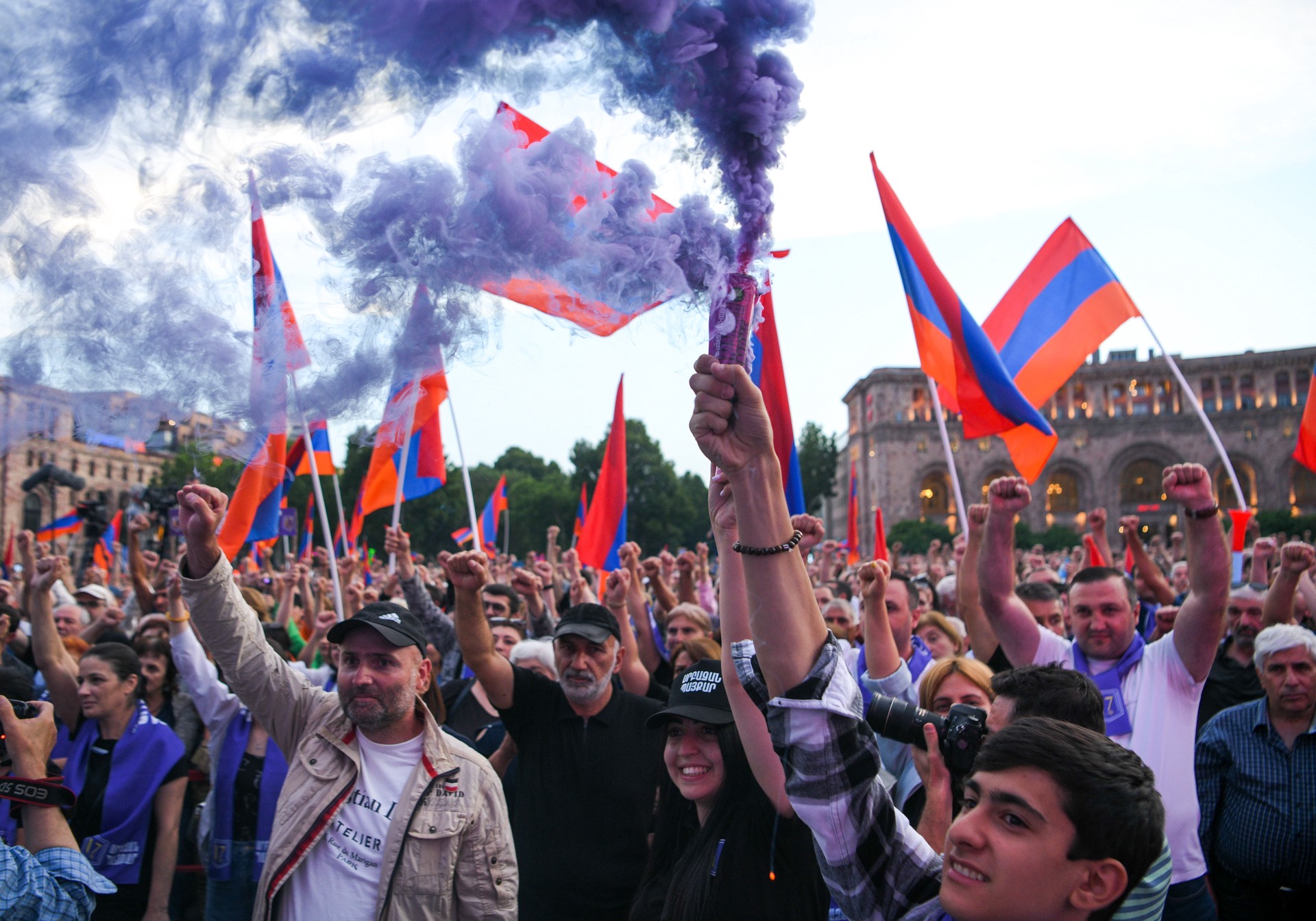Буча мала: какая польза Армении от выслуживания перед Западом