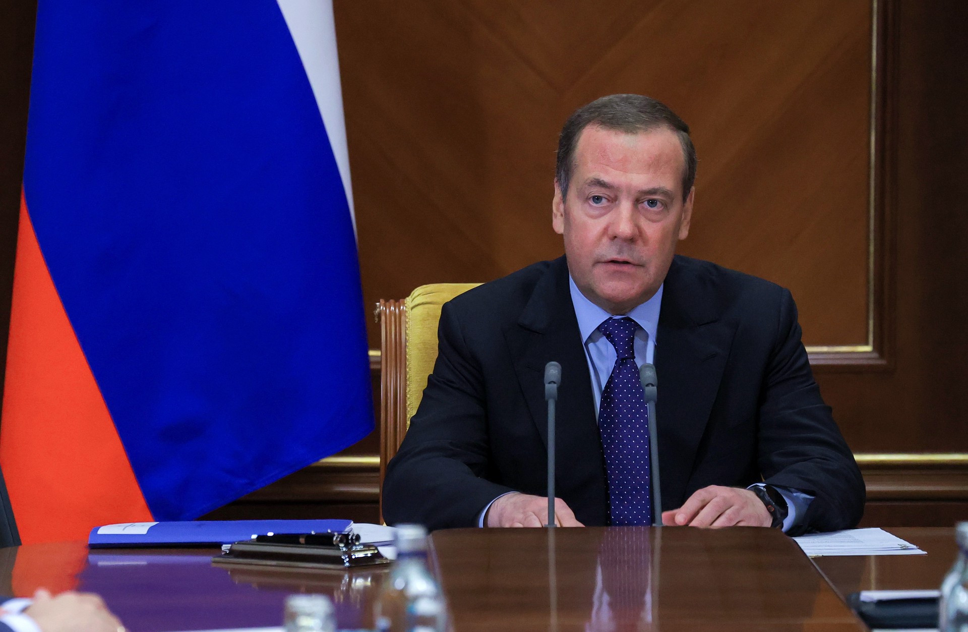 Дмитрий Медведев поздравил россиян с Днём России