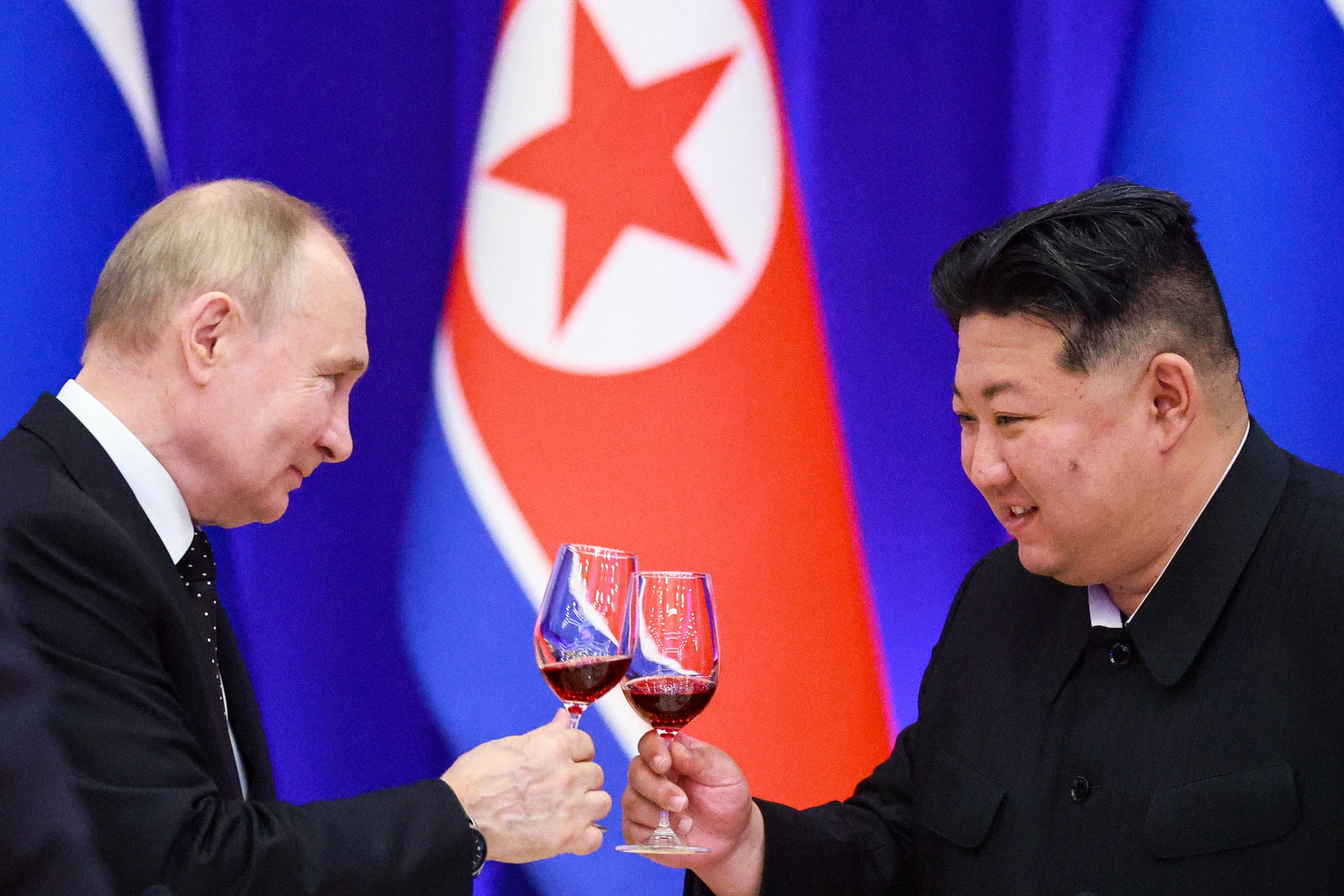 Путин произнёс тост за благополучие и процветание народов России и КНДР