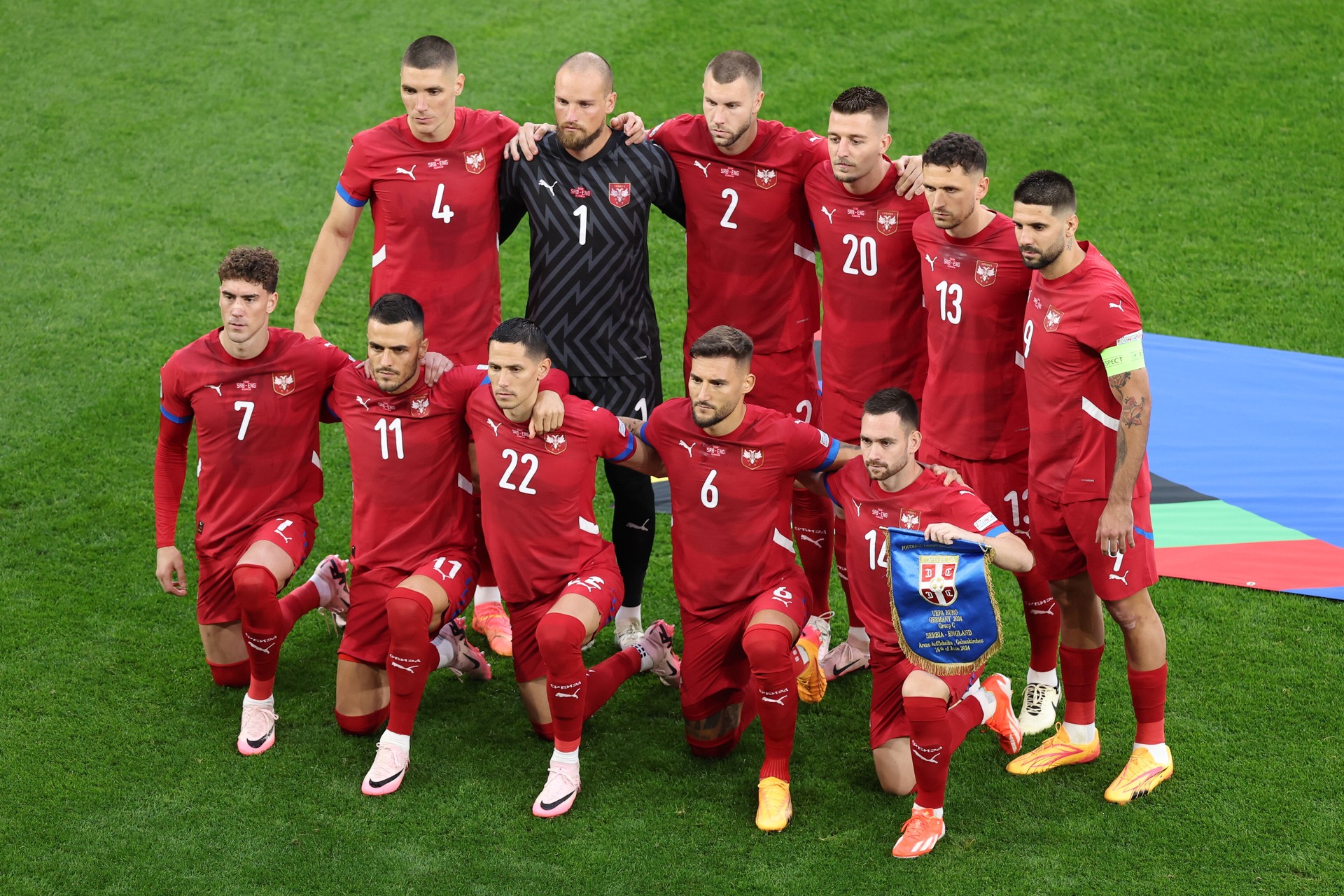 Сербия пригрозила сняться с Евро-2024, если УЕФА не накажет болельщиков Албании и Хорватии