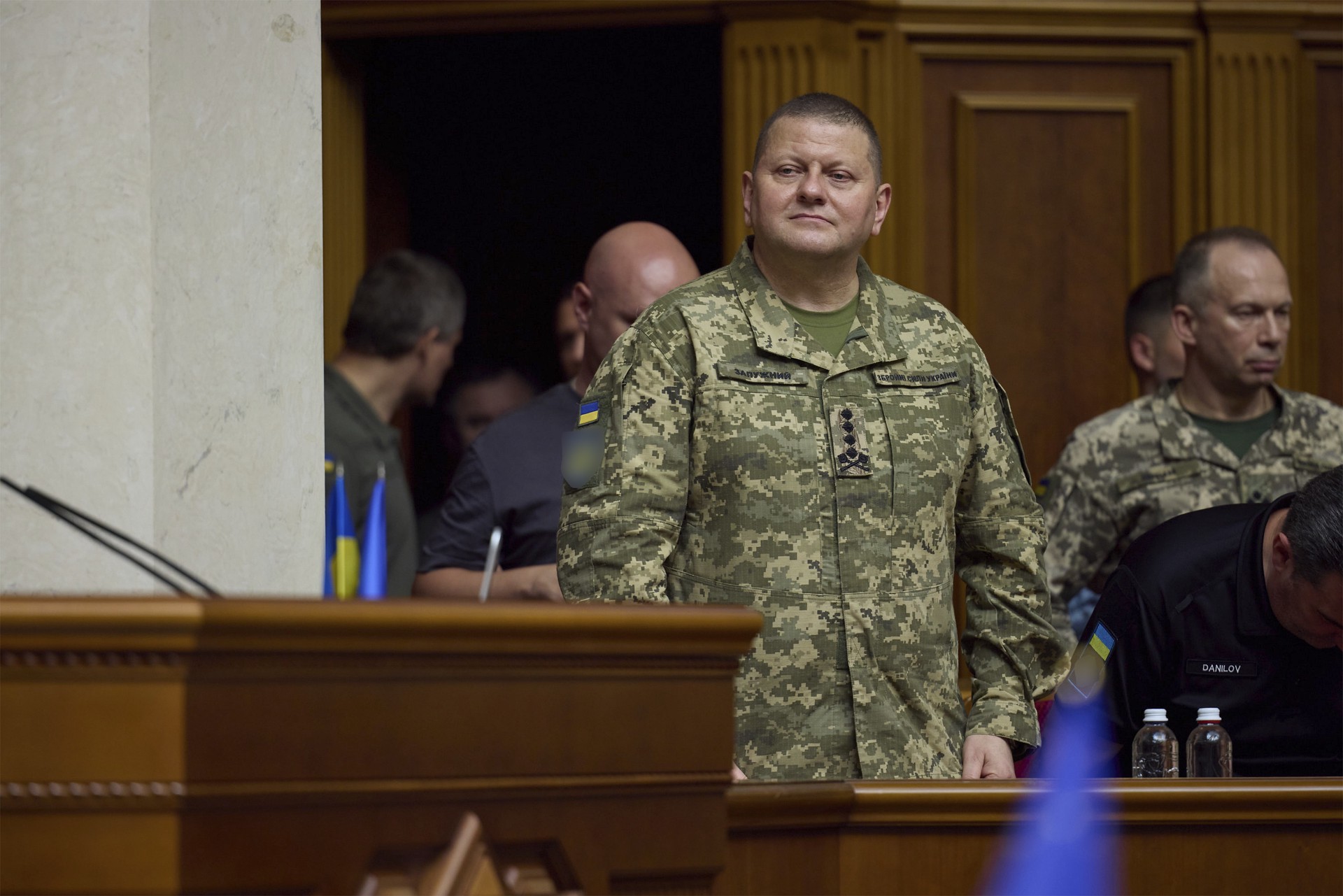 Экс-депутат Рады: Залужный до сих пор находится на Украине в связи со скорым отстранением Зеленского от власти